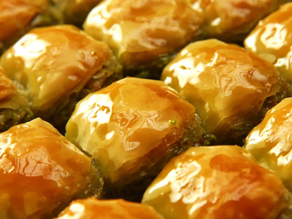 Пахлава с корицей и грецкими орехами